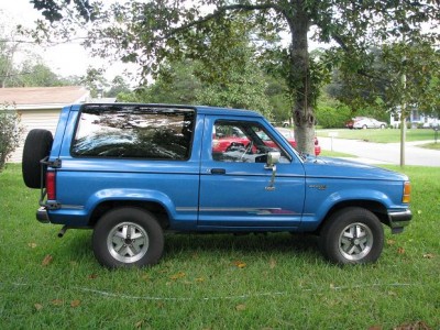 Pic of the overall truck right side.