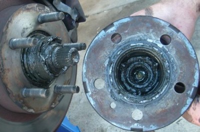 bronco II hub.JPG