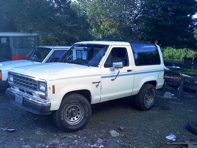 my 1988 bronco 2 im thinkin a 2 inch lift and some 31 inch swampers. i paid $1,000 for it and it has 48xxx miles on the body and 5xxx on the engine
