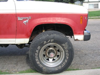 this is the front this is 1 inch higher than the left side but I plan to fix that I thought i had it taken care of i guess my garage wasn't as level as I thought